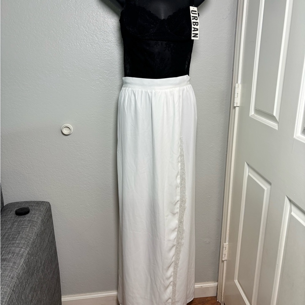 Elegant White Maxi Skirt by whyte valentyne